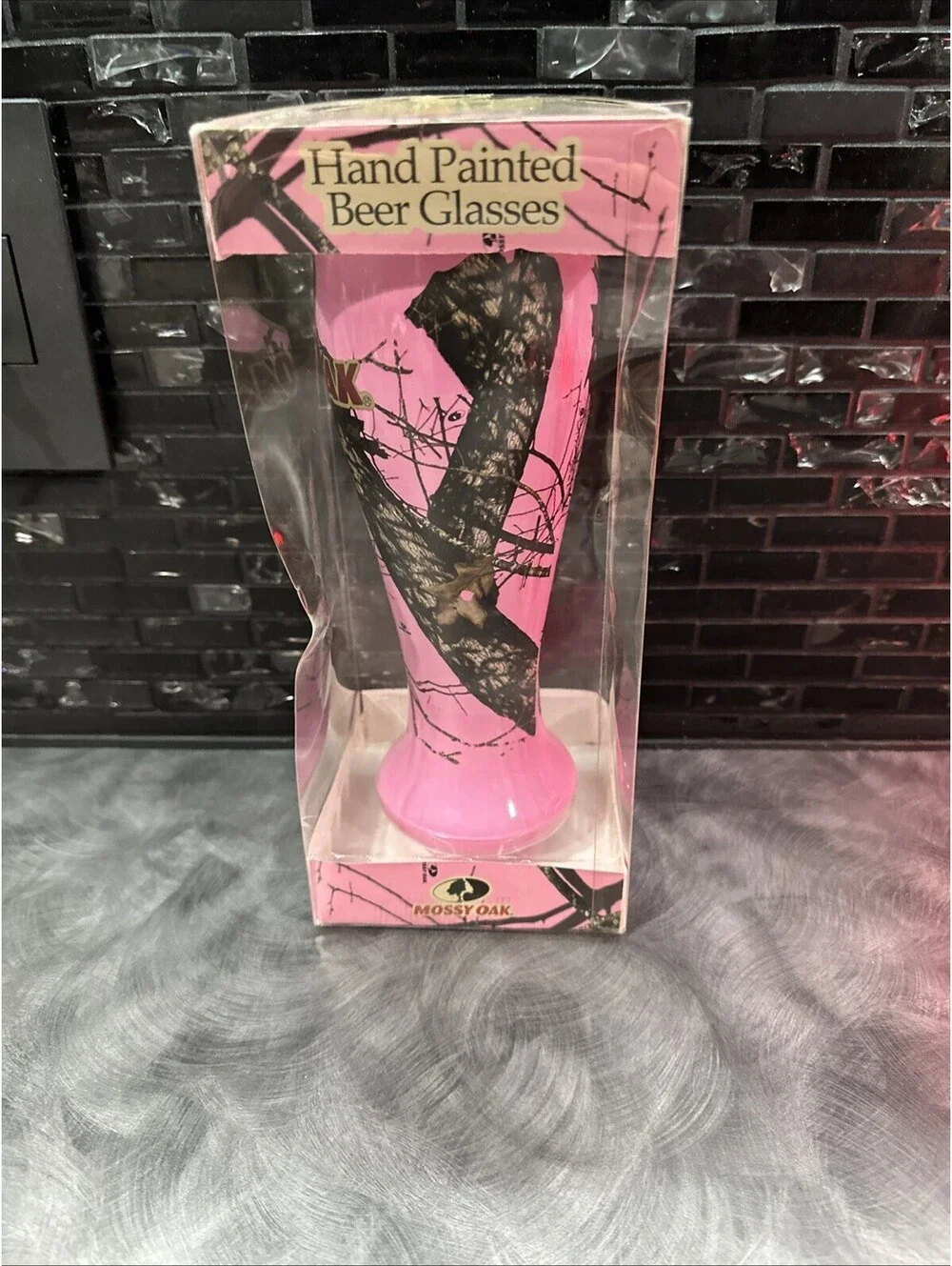 Mossy Oak Pink Pilsner Hand Painted Beer Glass  24 FL. oz. NEW In Box